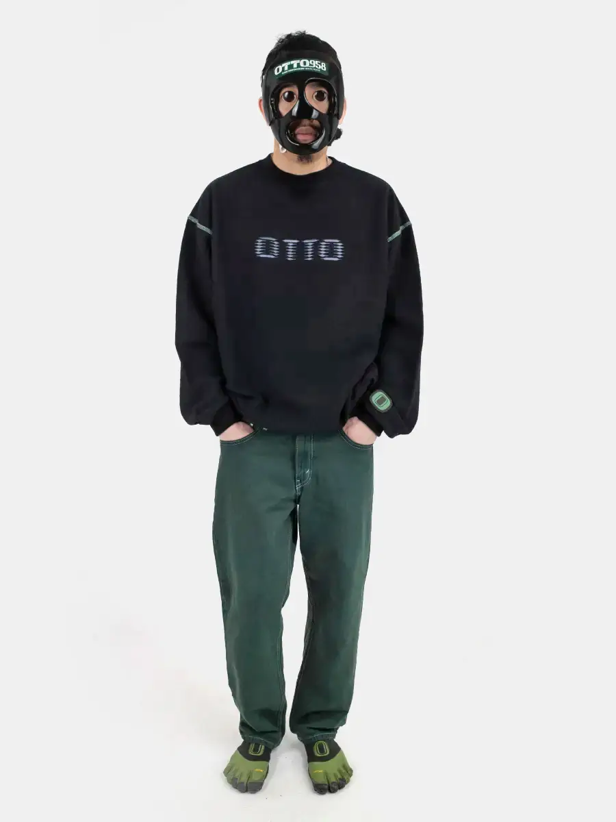 ELECTR-O CREWNECK - BLACK